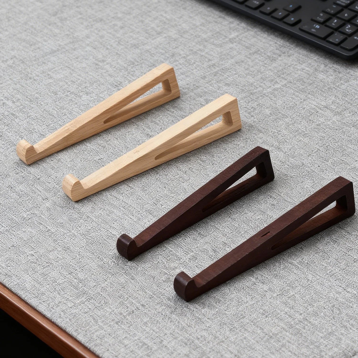 Supports Laptop en Bois (x2) – Ergonomiques & Ventilés